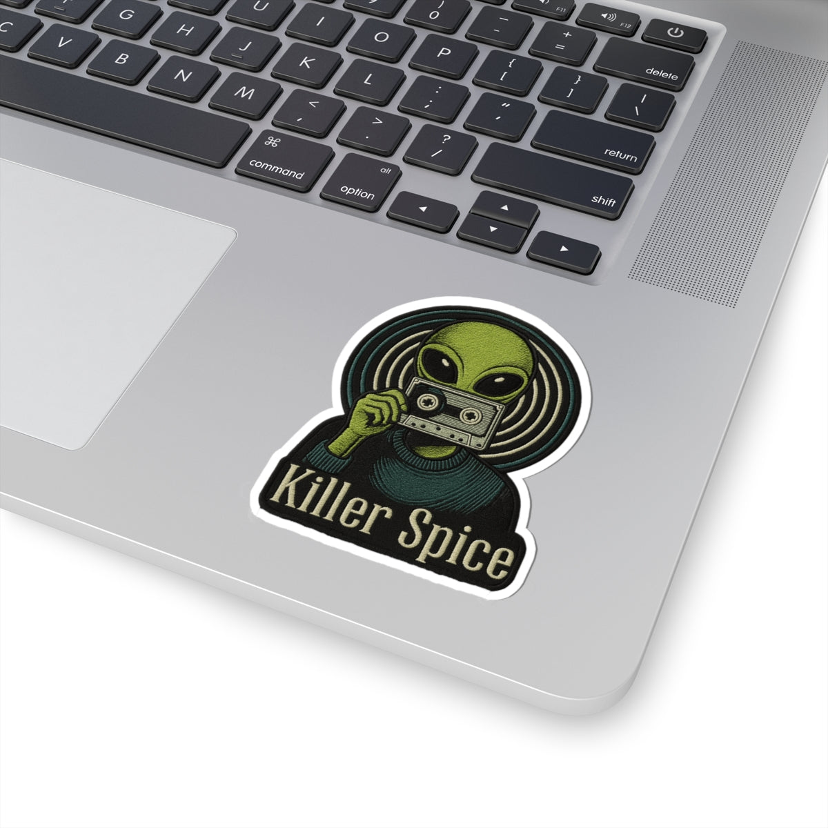 Killer Spice Alien Cassette Sticker — Retro Sci‑Fi Kiss‑Cut Sticker